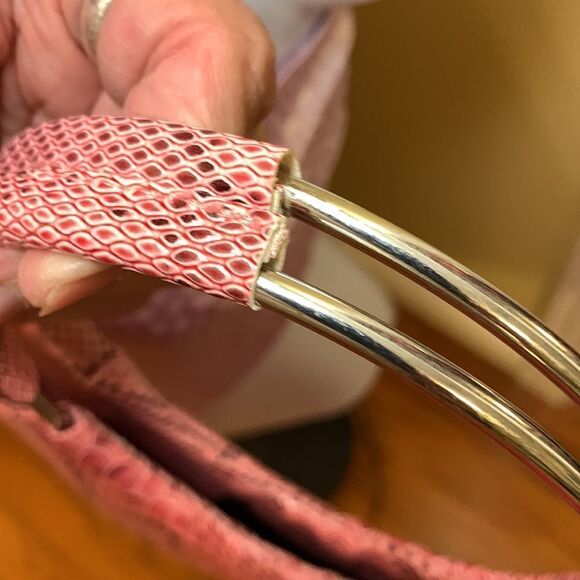 Kim Kardashian pink tote in faux snake print - Picture 14 of 16